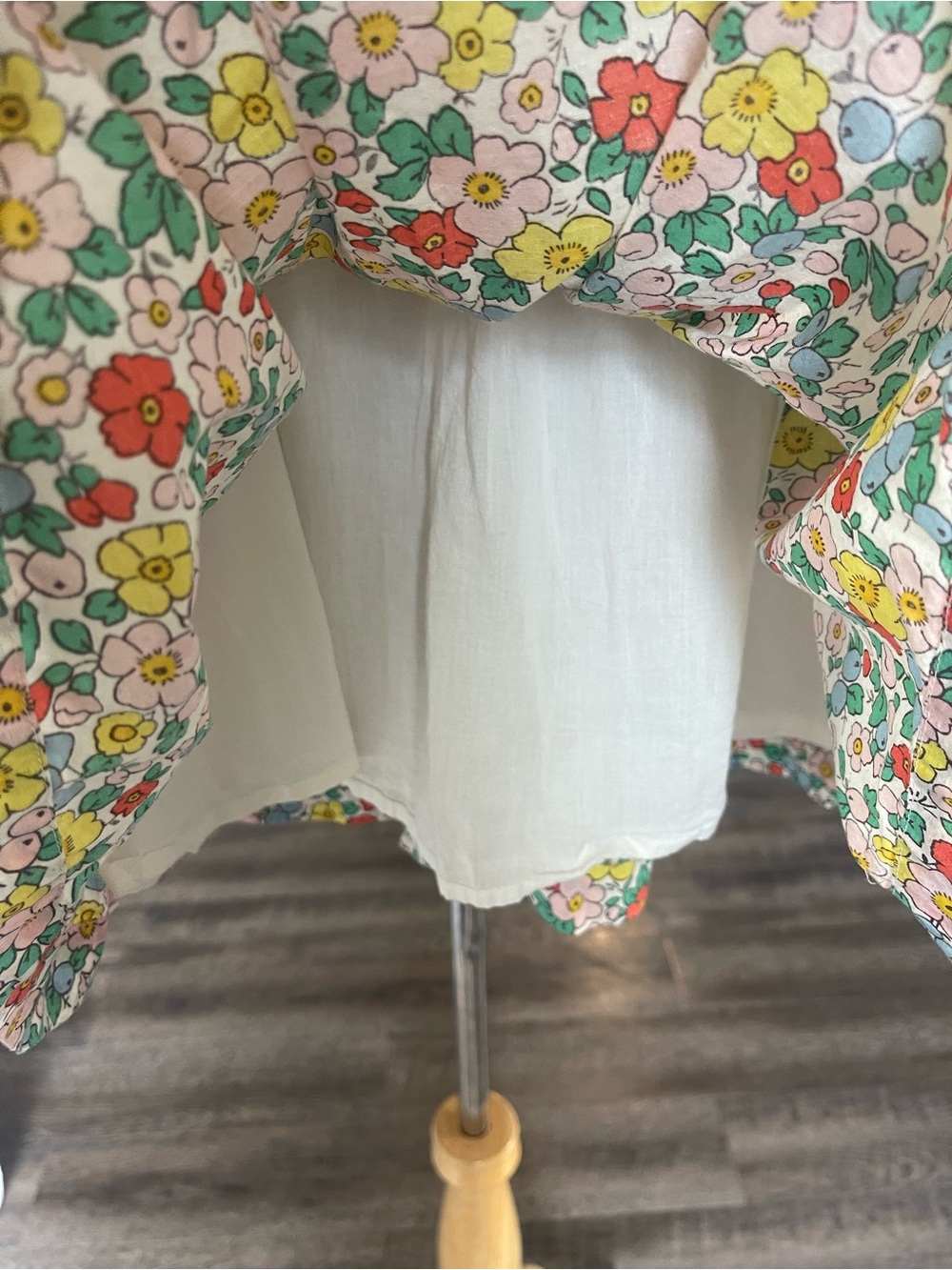 Mini Boden Madeline woven puff sleeve floral dress - Picture 5 of 7